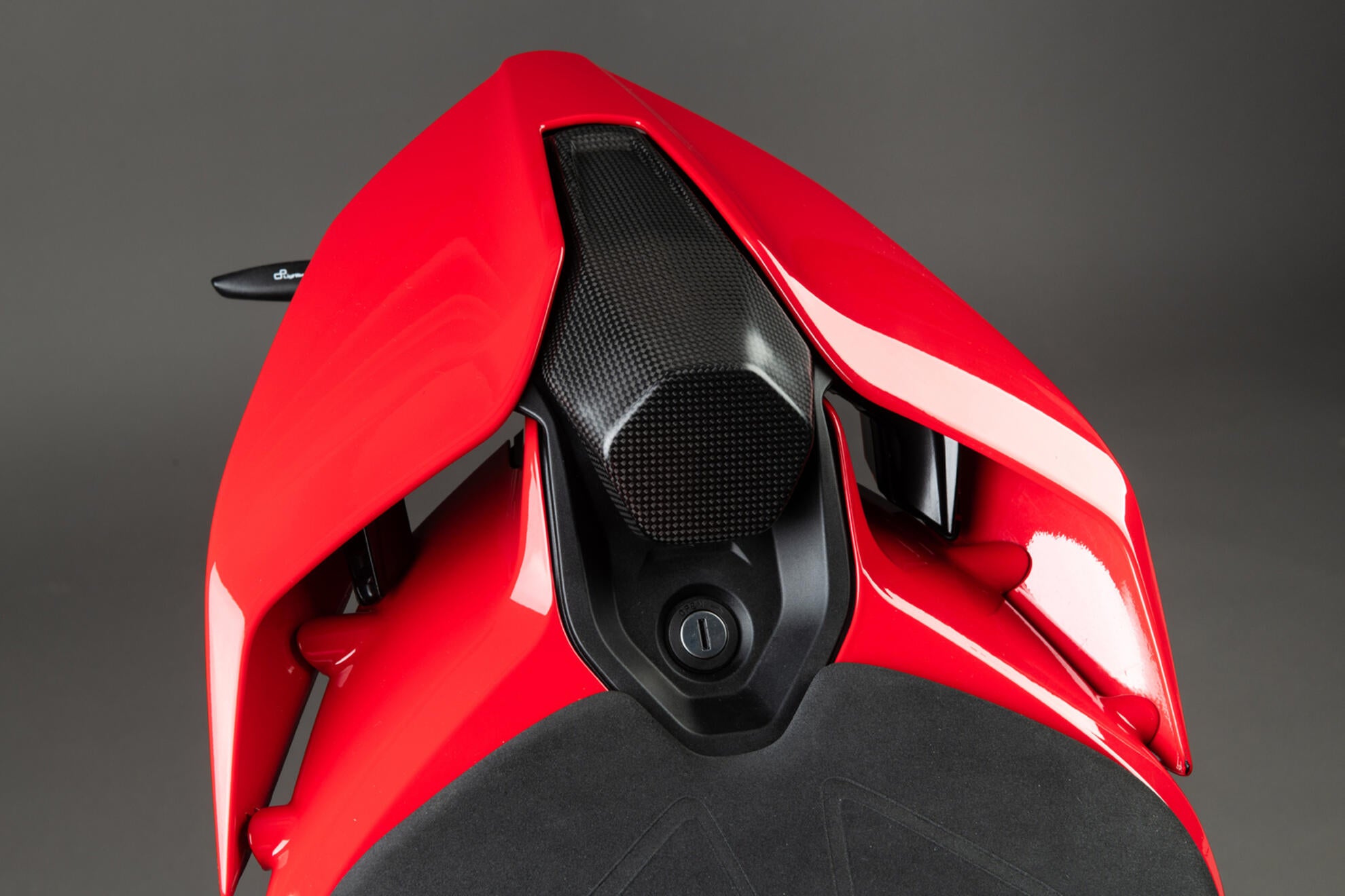 Carbon passenger seat cover LighTech Ducati Panigale V4/S (25-26) CARD2492M 