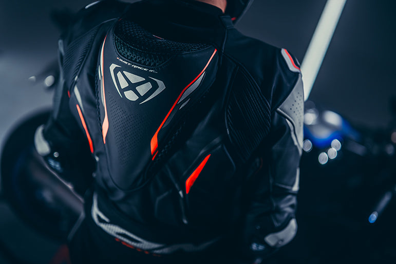 IXON Demonio mono Mono de cuero – Mono de carreras perforado | Hombre | Rojo/Negro/Blanco 