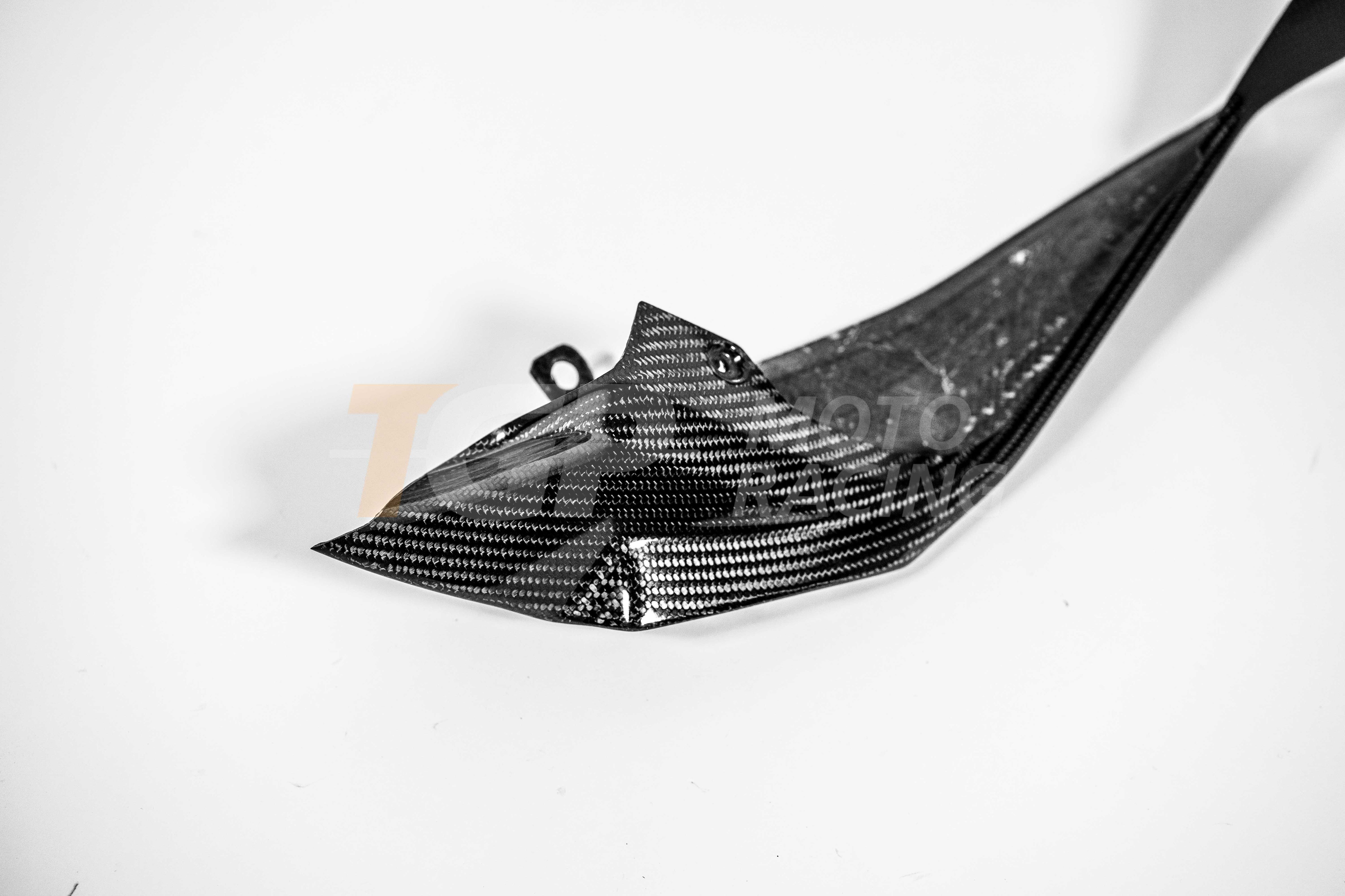 Rear fairing right 200g carbon AP Carbon Line Ducati Panigale V4/S/R (25-26) 