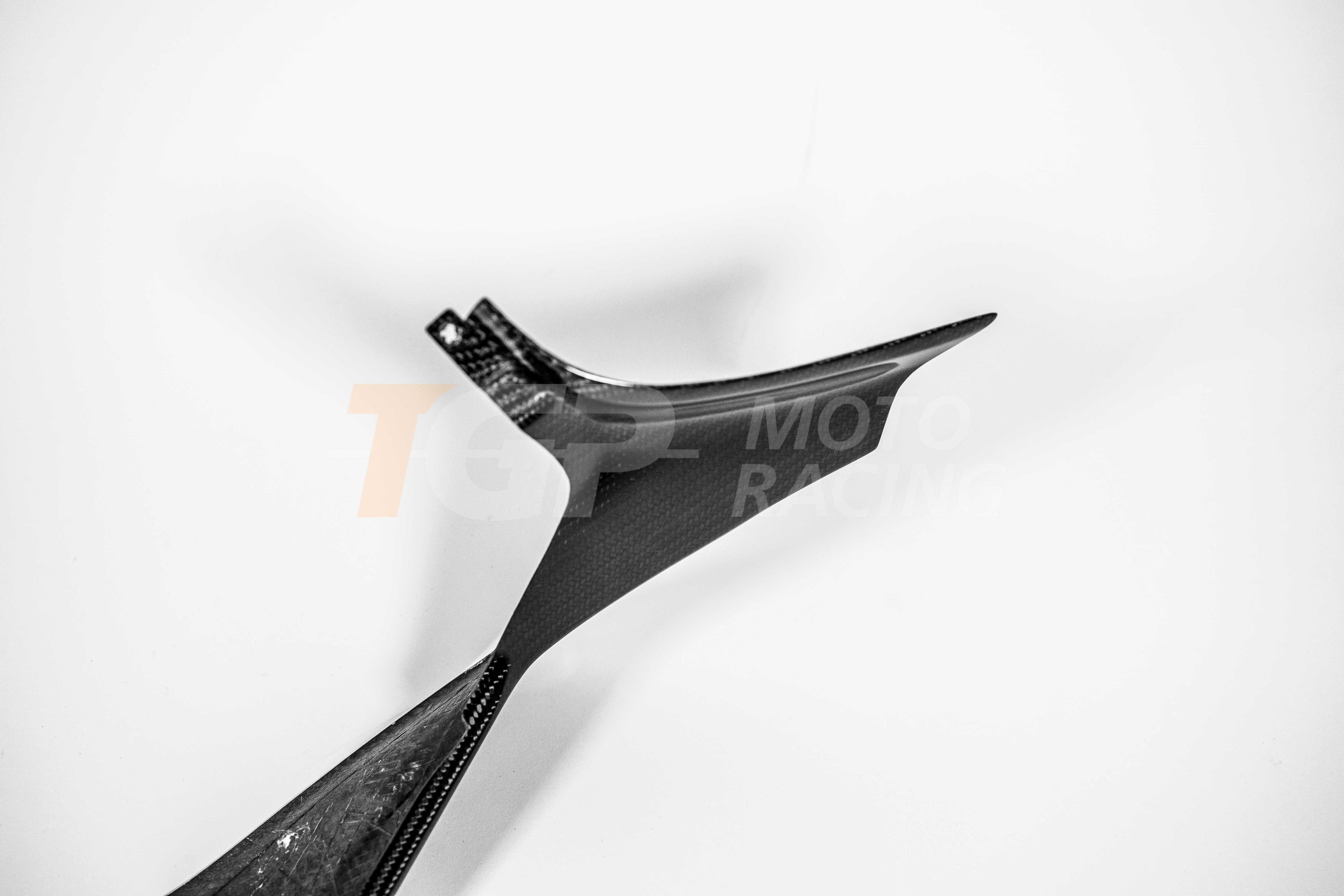 Rear fairing right 200g carbon AP Carbon Line Ducati Panigale V4/S/R (25-26) 
