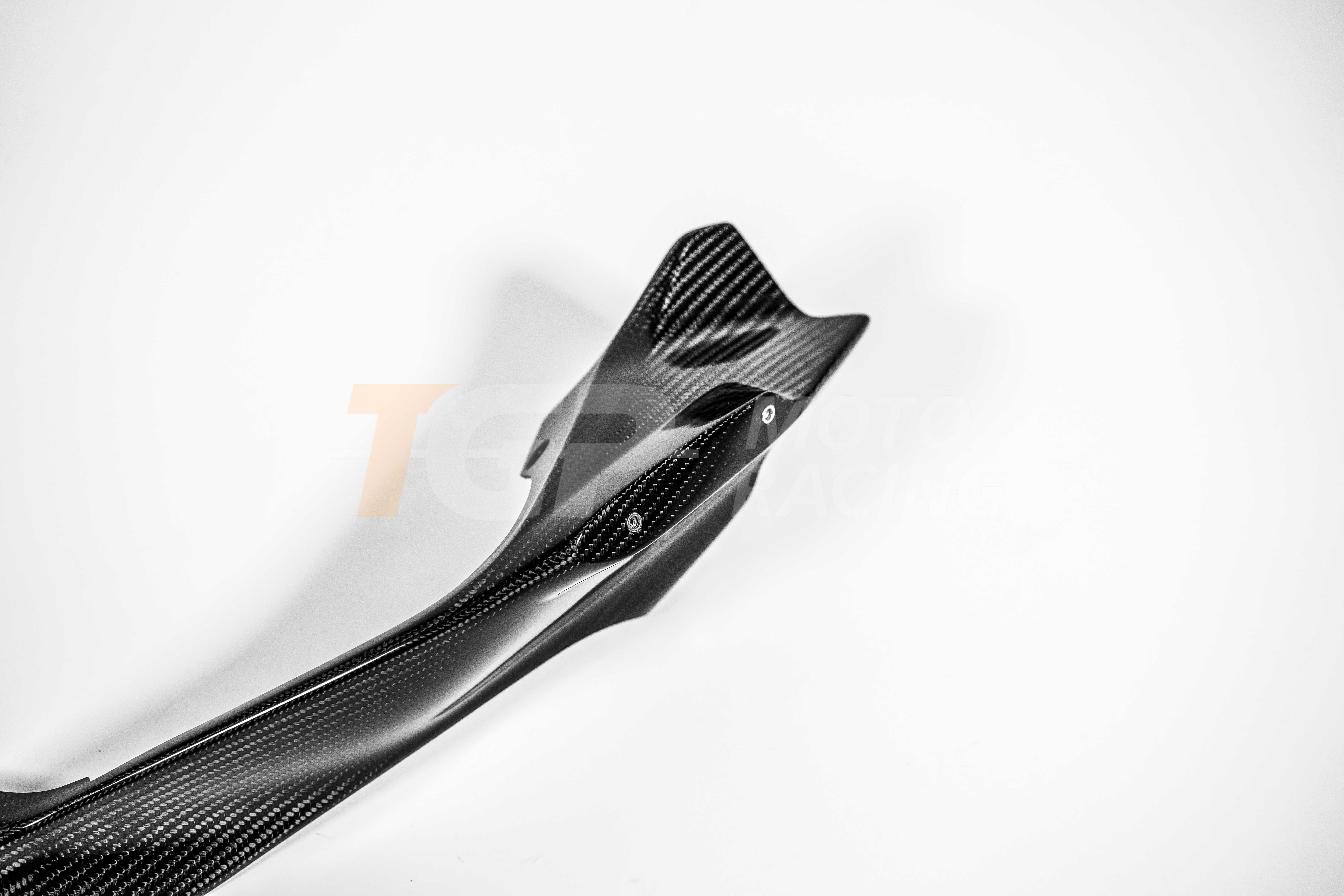 Rear fairing left 200g carbon AP Carbon Line for Ducati Panigale V4/S/R (25-26) 