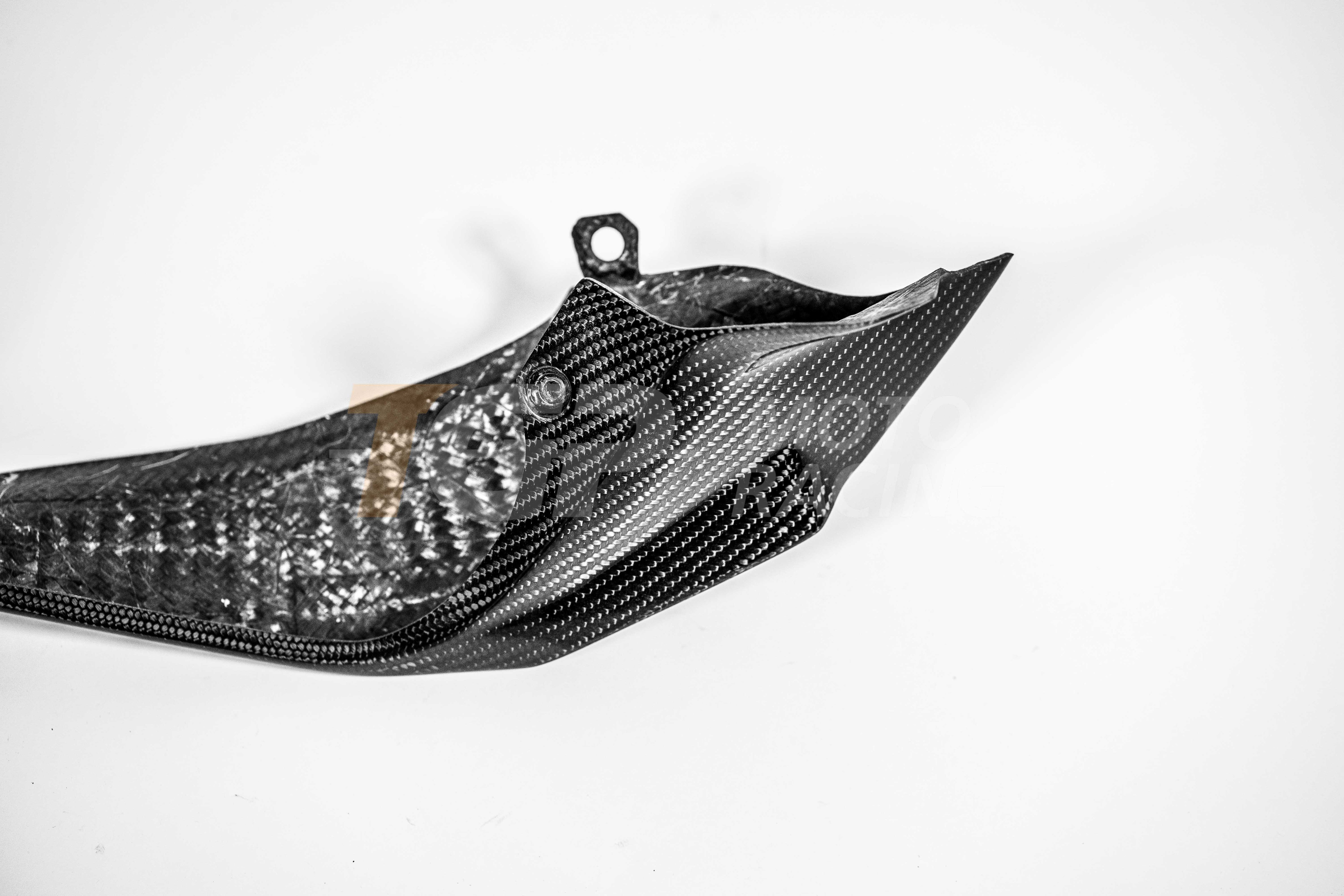 Rear fairing left 200g carbon AP Carbon Line for Ducati Panigale V4/S/R (25-26) 
