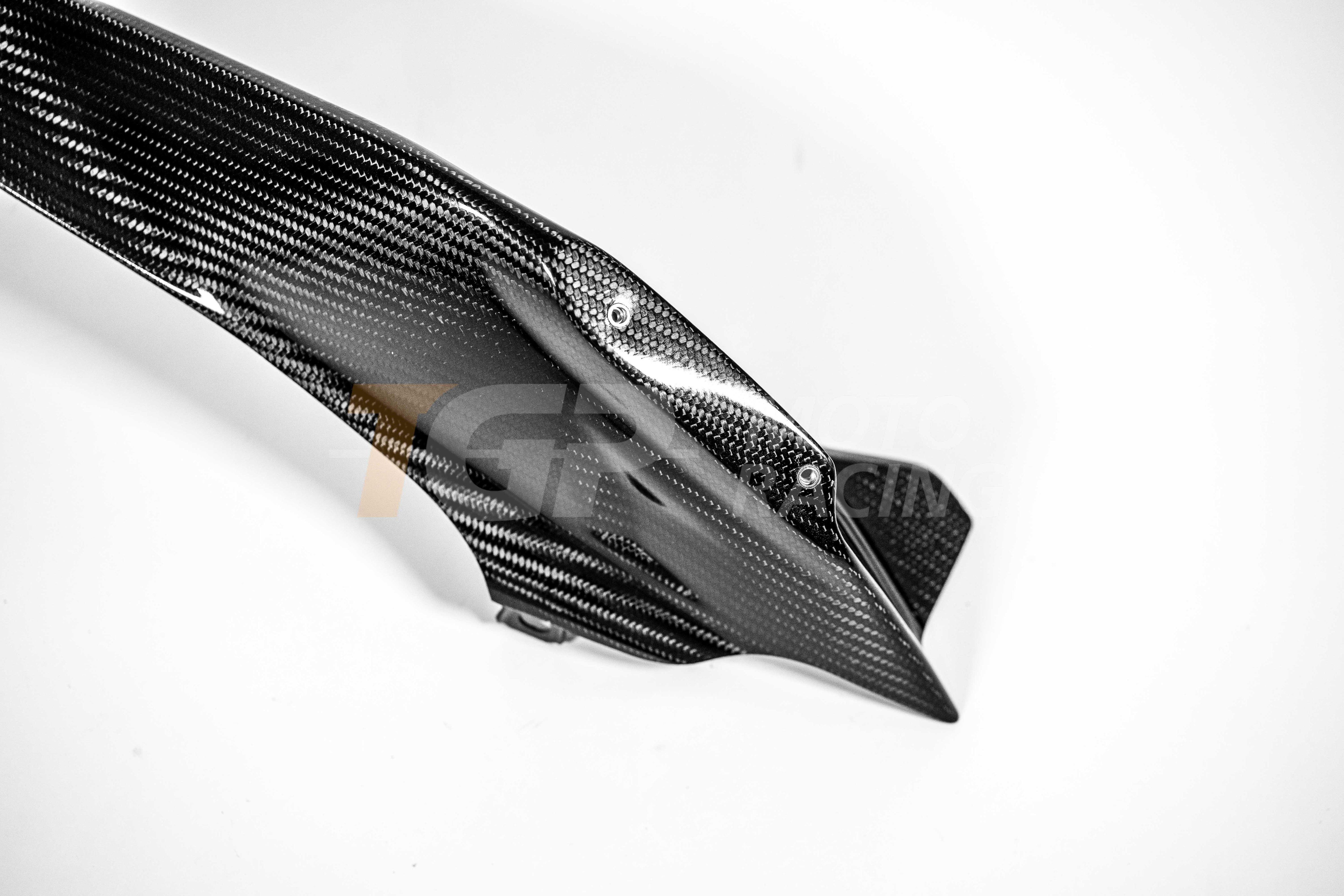 Rear fairing left 200g carbon AP Carbon Line for Ducati Panigale V4/S/R (25-26) 