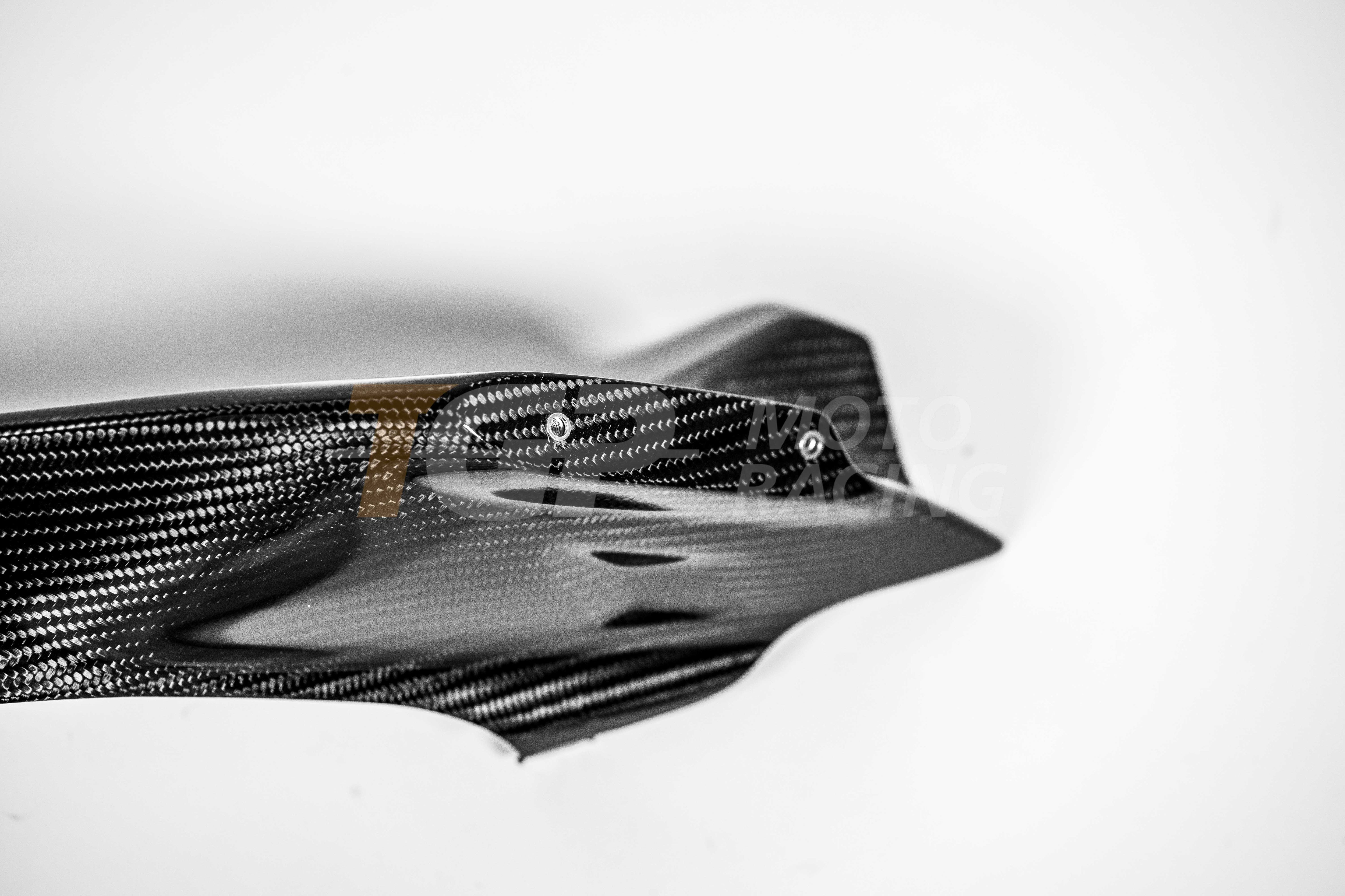 Rear fairing left 200g carbon AP Carbon Line for Ducati Panigale V4/S/R (25-26) 