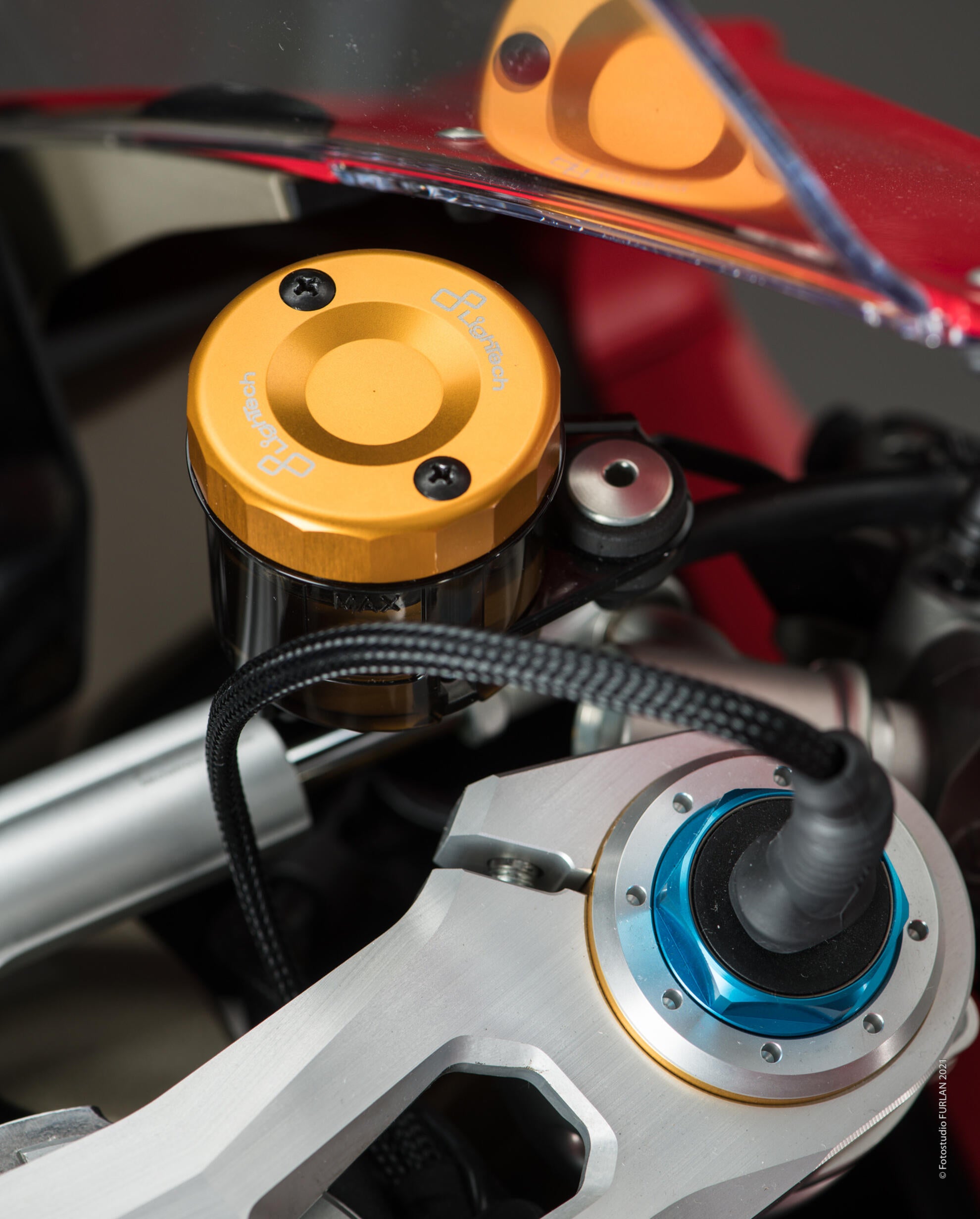 Compensation container lid at the front Light-tech Ducati Panigale 959 (16-19) FBC04