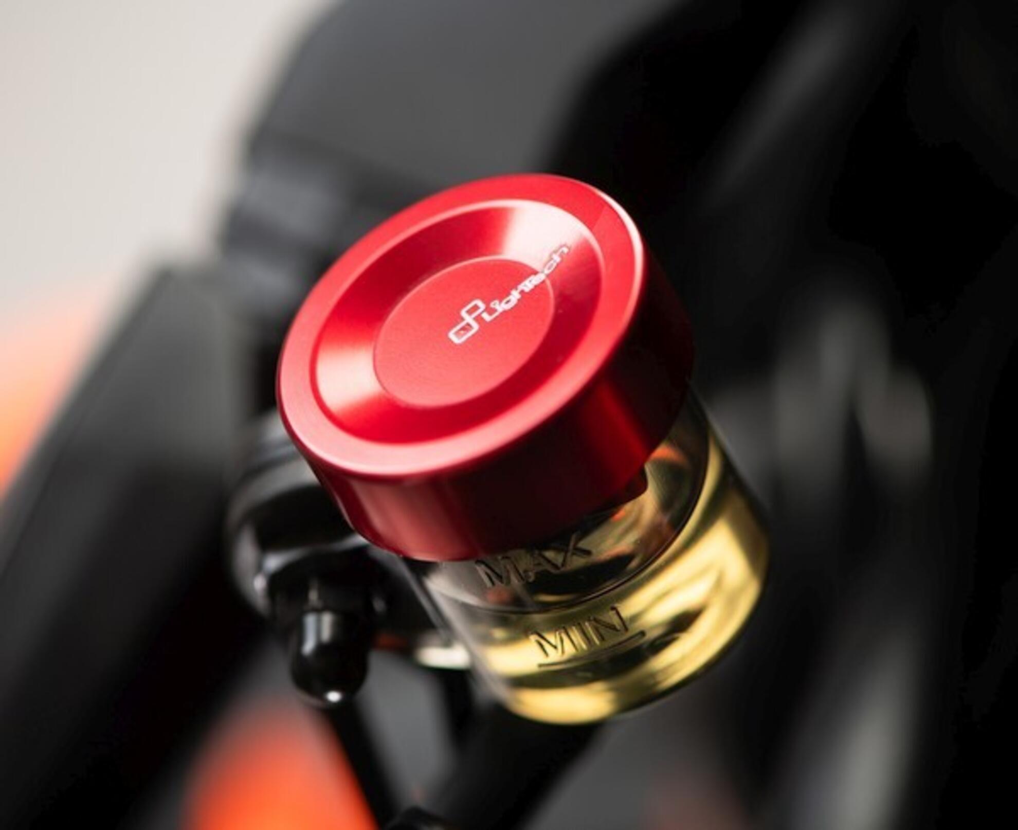 Compensation container lid at the rear light tech Ducati Panigale V4/S/R (20-24) FBC27