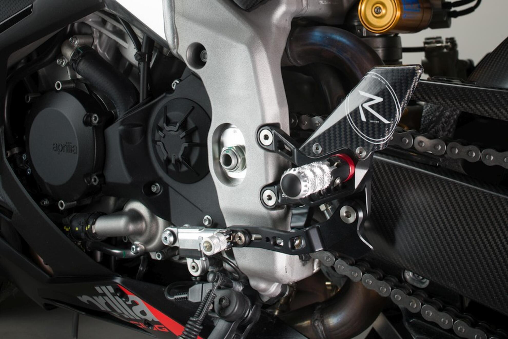 Footrest system R LighTech Aprilia RSV4/RF/RR/1100 Factory (17-26) FTRAP005R 