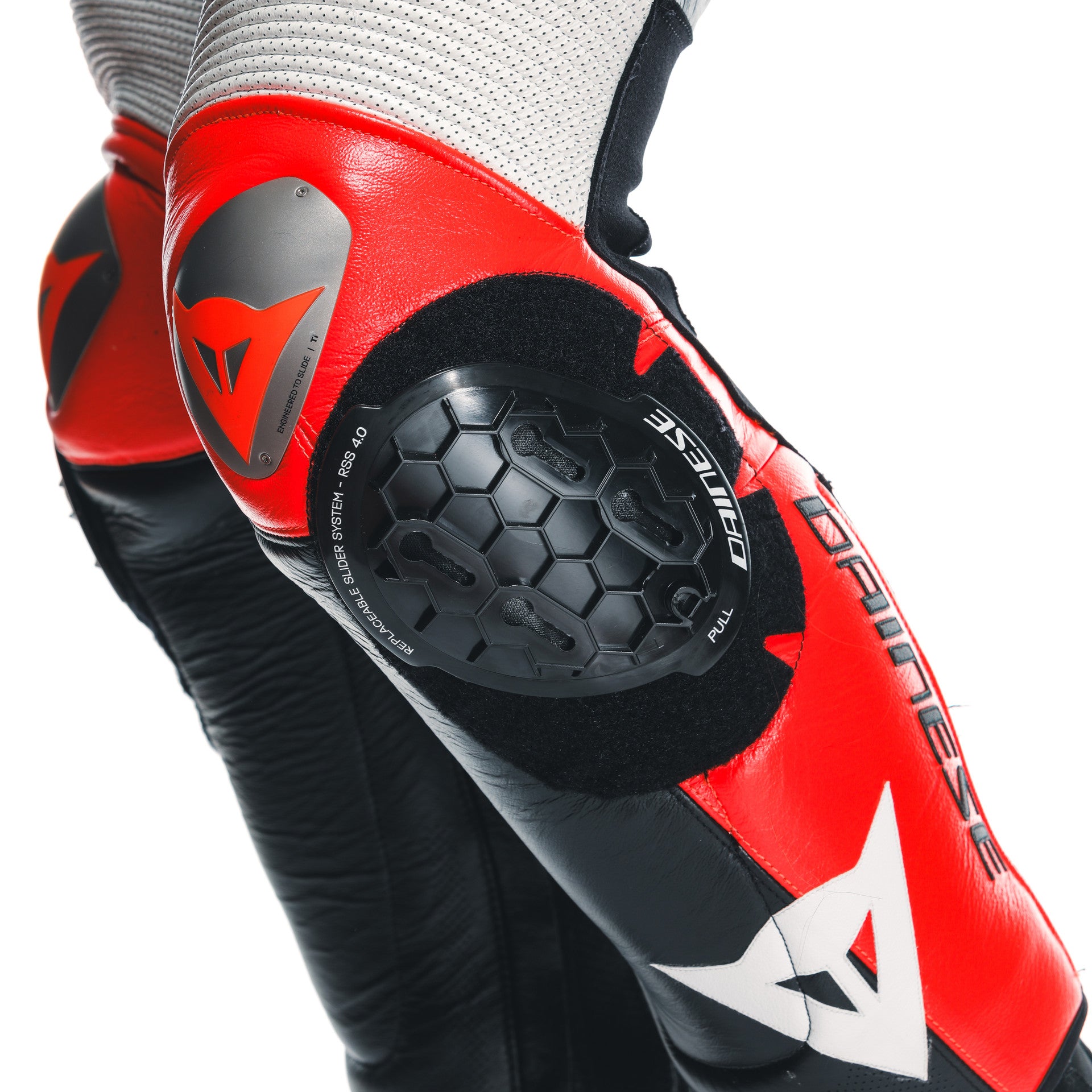 Dainese Mugello 3 D-AIR® one-piece leather combination-perforated airbag racing suit | Men | Black/red