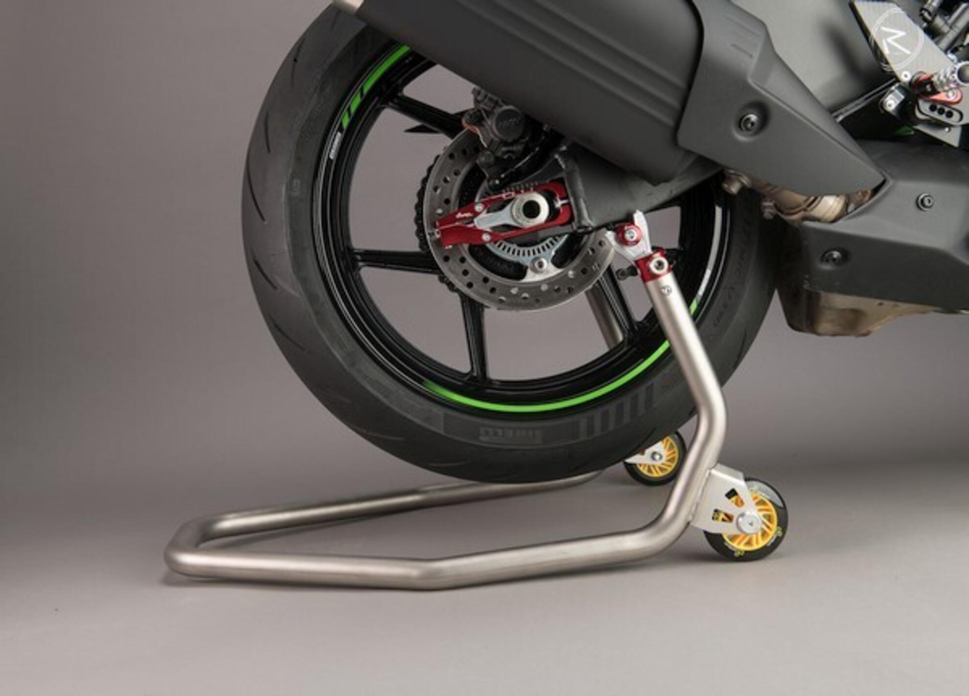 Soporte de rueda trasera de acero inoxidable LighTech Ducati Panigale V4/S (2025) con soportes de horquilla RSS005F 