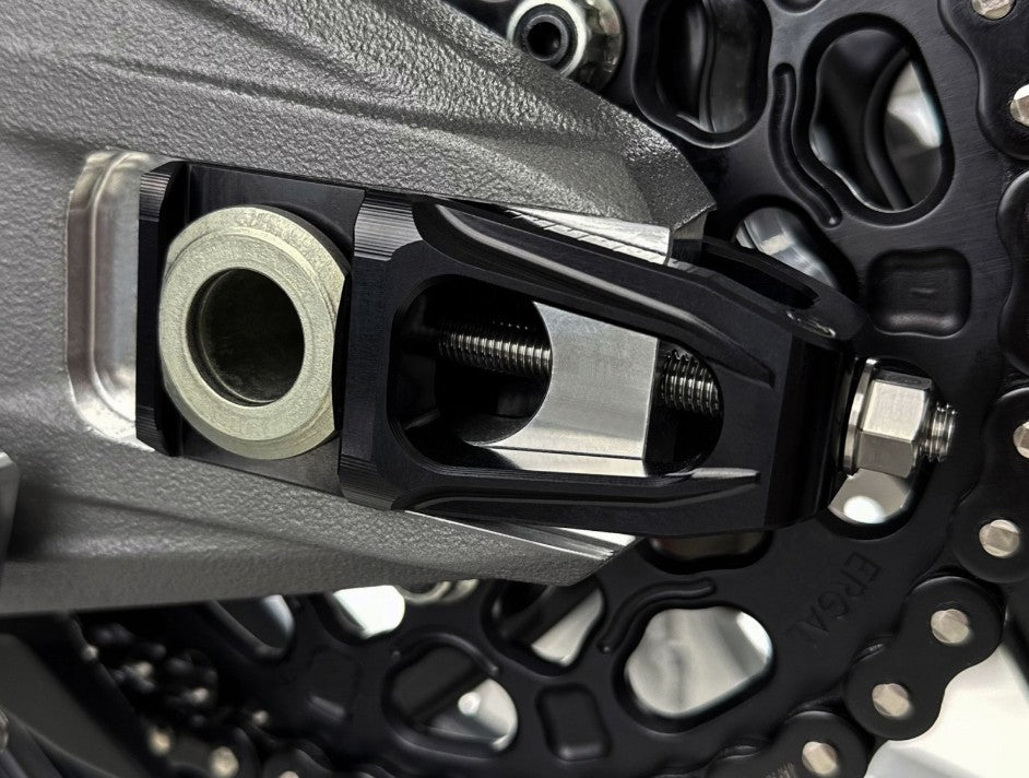 Chain tensioner kit with caliper holder and Brembo P2-30 69.5 mm XA6H530 Motocorse Ducati Panigale V4/S (2025) 