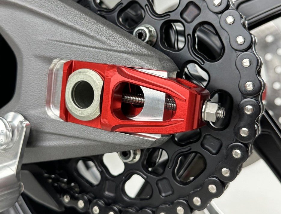 Chain tensioner kit with caliper holder and Brembo P2-30 69.5 mm XA6H530 Motocorse Ducati Panigale V4/S (2025) 