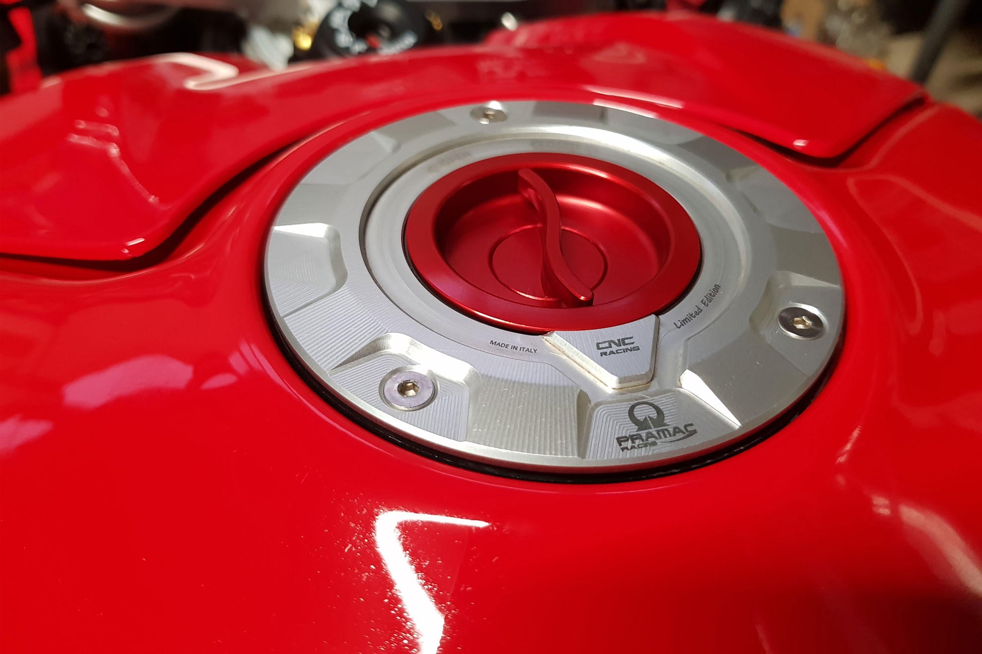 Fuel cap with quick release Pramac Racing Limited Edition CNC Racing Ducati Panigale V4/S (2025) TS423PR 