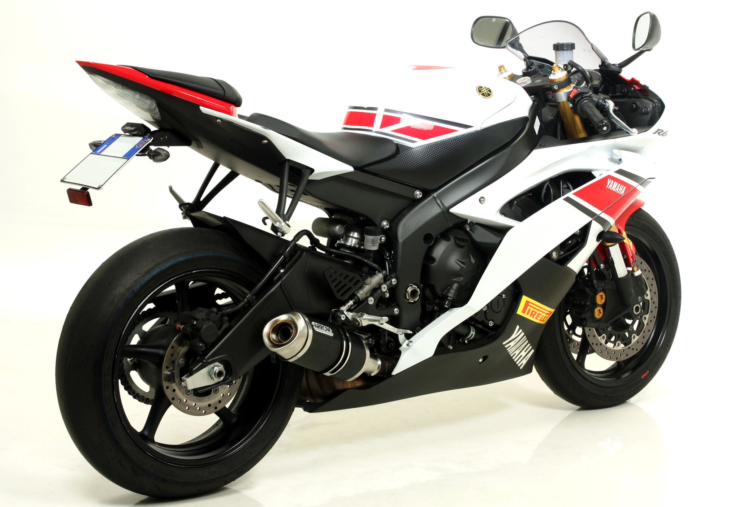 4777_Yamaha_YZF600R6_12_Slip-on_AON_2.jpg