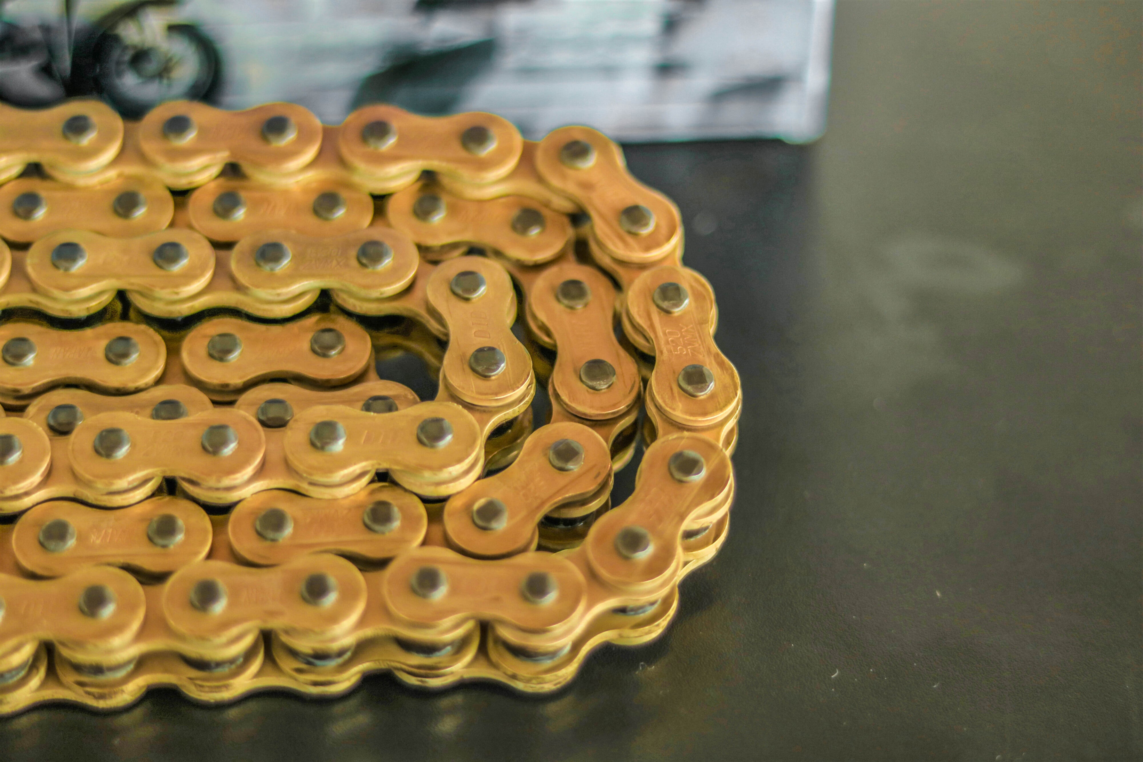 D.I.D 520ZVM-X X-Ring Chain 520 G&G open with rivet link – 100 to 132 links 