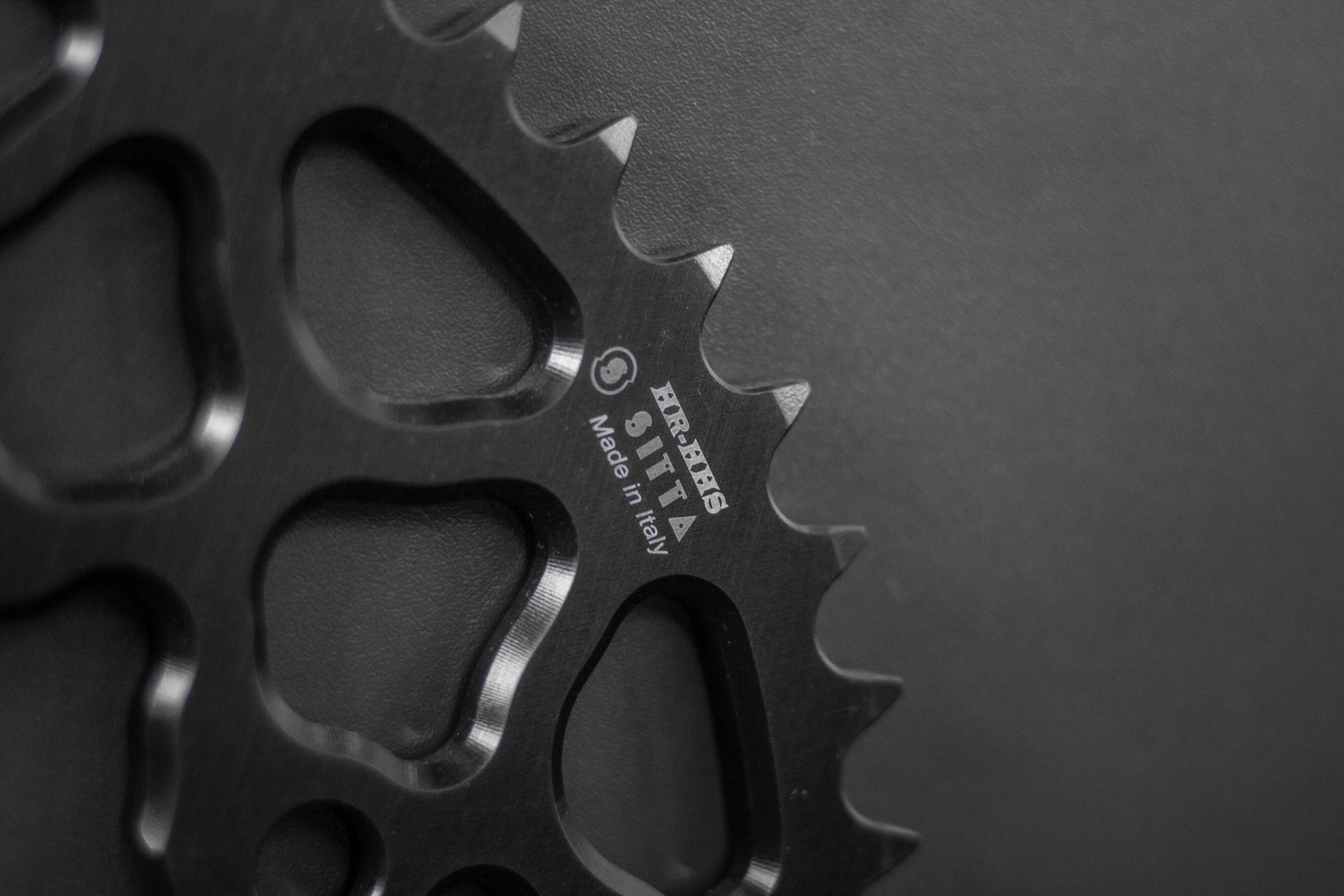 Sitta GP Aluminum chain wheel BMW HP Schmiederad HP4 and HP4 Race (204Y-HR20GP)-37-47 Teeth, 520 division