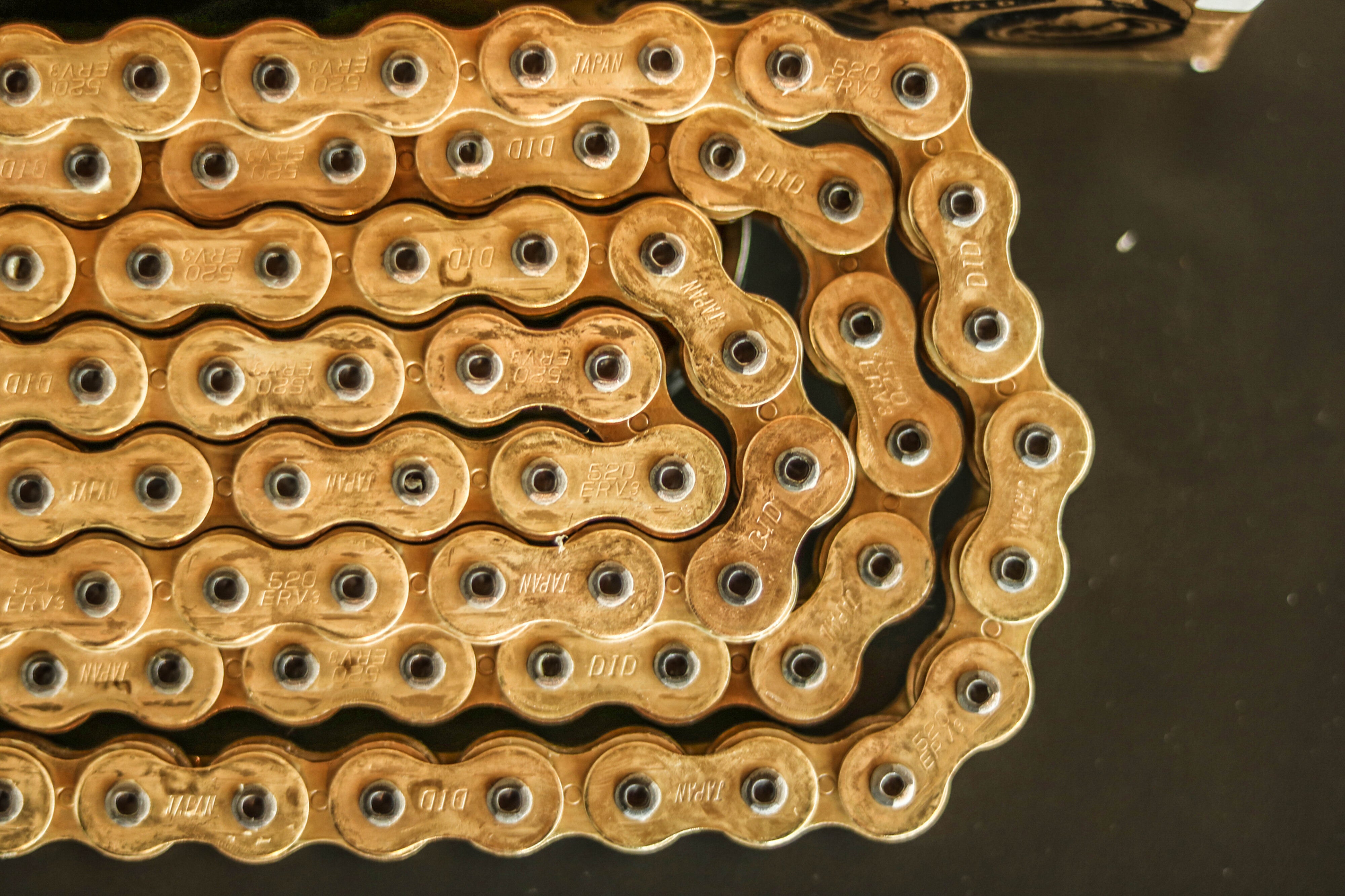 D.I.D 520ERV7 X-Ring Chain 520 G&G open with rivet link – 100 to 130 links 