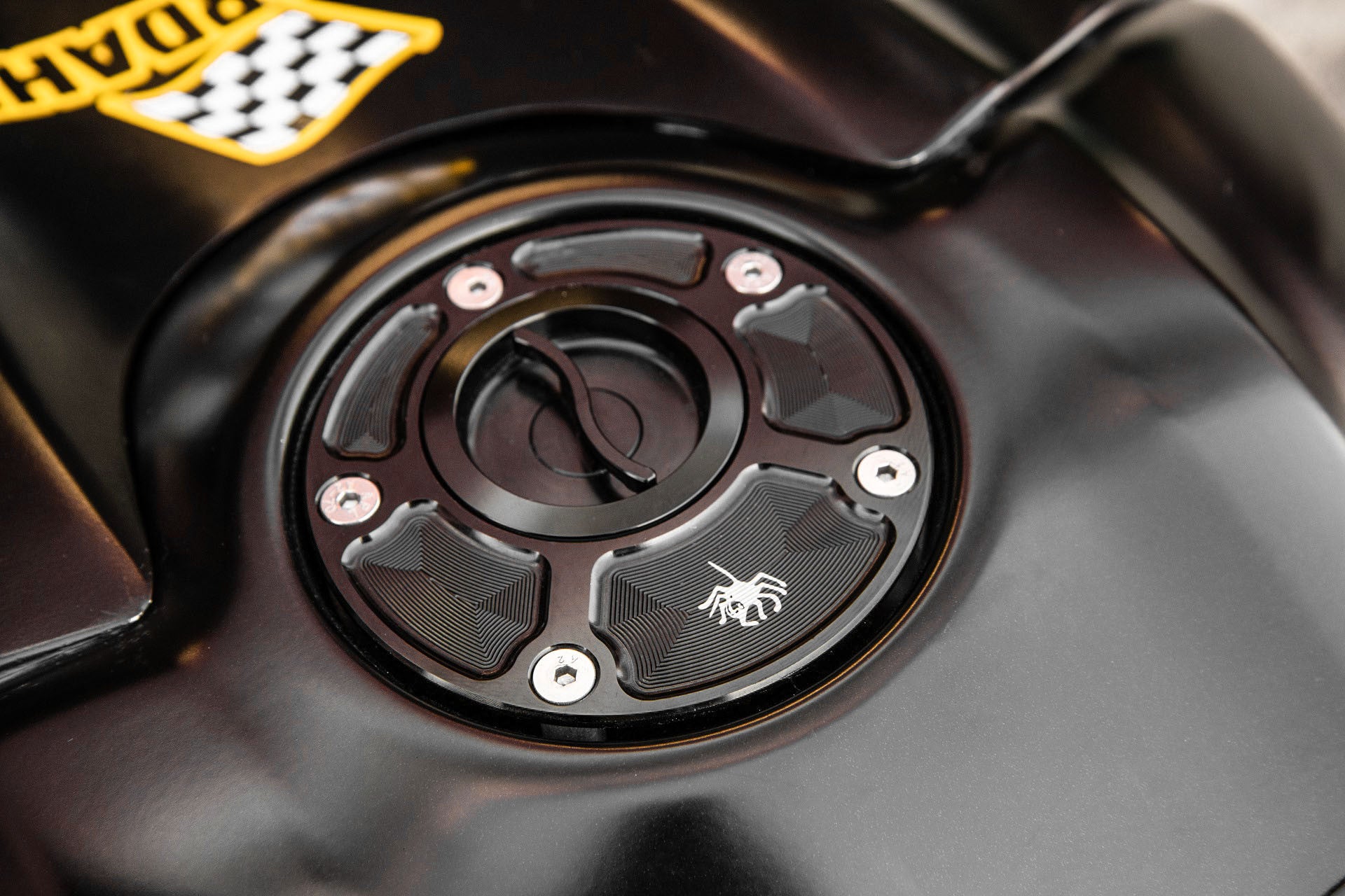 Tapa de tanque con cierre rápido Spider Racing Ducati Panigale V4/S/R (18-24) 
